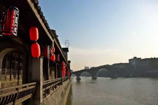 张佳宁高至霆《小城故事多》开播，讲述发扬和传承民乐的轻喜故事